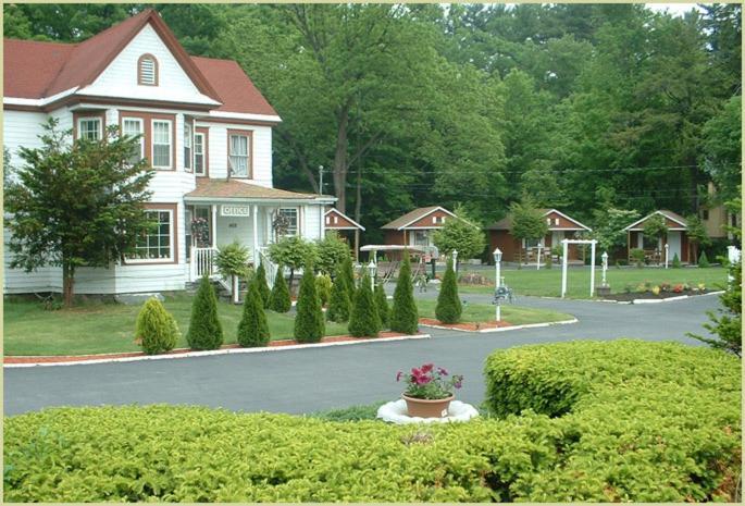Seven Dwarfs Motel&Cabins Lac George Extérieur photo