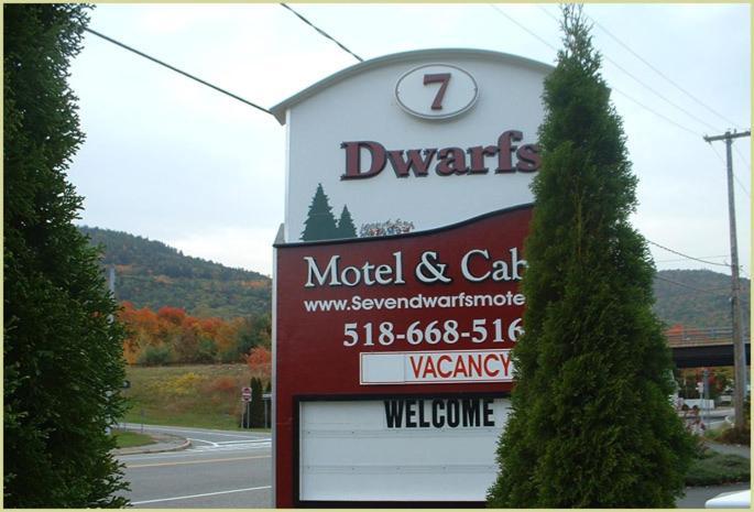 Seven Dwarfs Motel&Cabins Lac George Extérieur photo